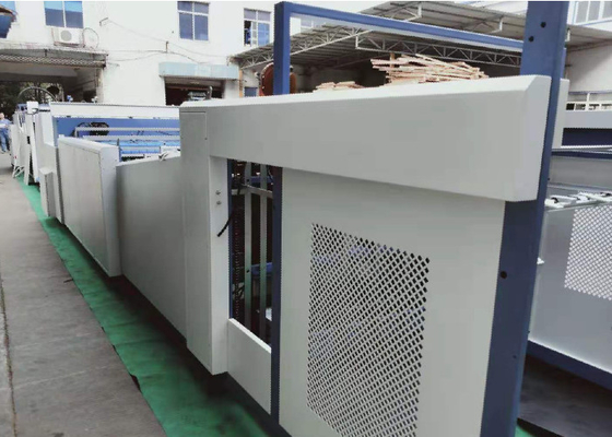 China Máquina de estratificação do filme térmico Chain da faca, máquina da laminação de Bopp com de baixo nível de ruído fornecedor